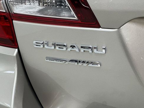 Used 2017 Subaru Outback 2.5i Premium AWD/4WD image 24