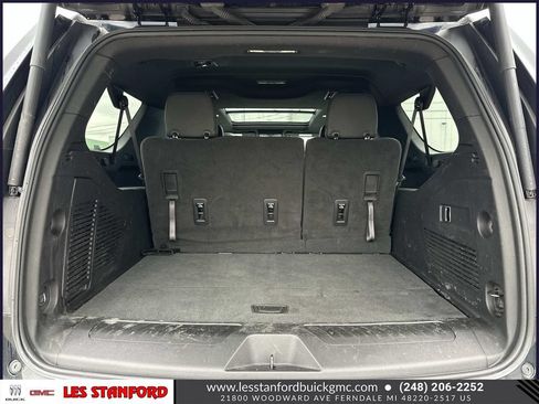Used 2023 GMC Yukon XL SLT AWD/4WD image 11