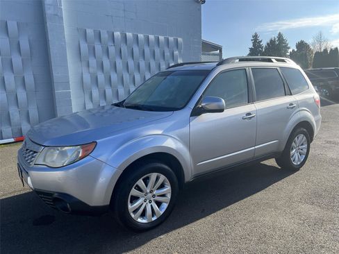 Used 2013 Subaru Forester 2.5X Premium w/ All-Weather Plus Pkg image 1