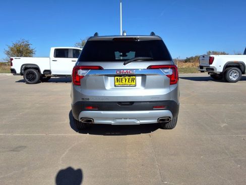 Used 2023 GMC Acadia SLE w/ Driver Convenience Package image 7