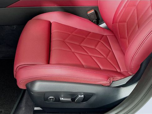 Used 2026 BMW i5 eDrive40 w/ M Sport Package image 21