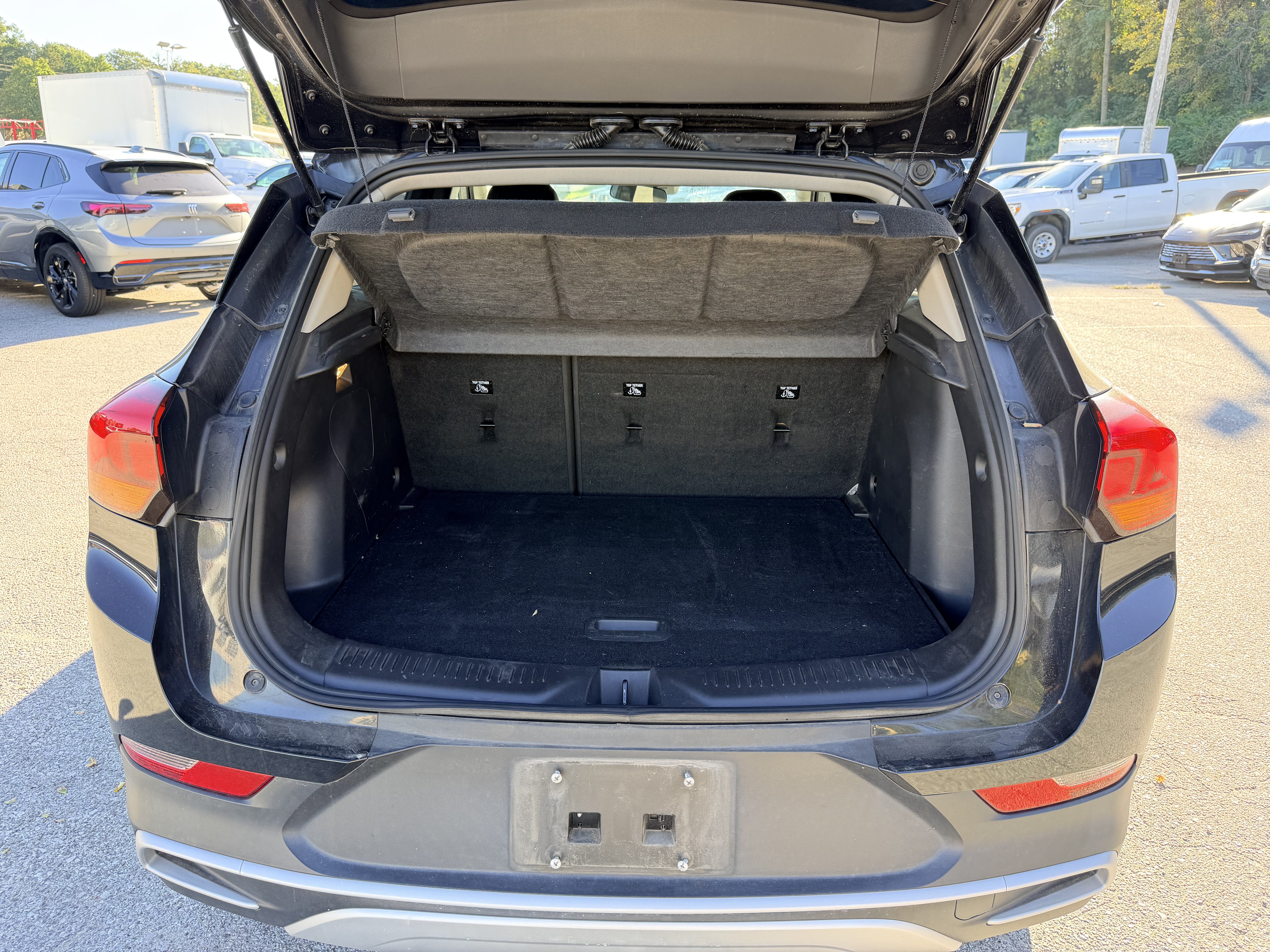 Used 2023 Buick Encore GX Preferred w/ Cold Weather Comfort Package AWD/4WD image 11