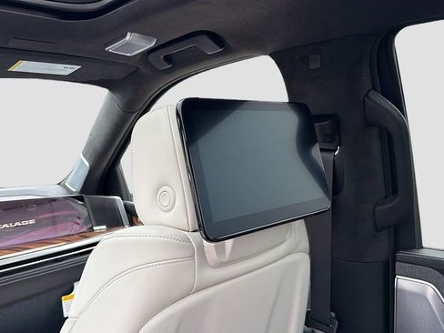 New 2026 Cadillac Escalade Platinum Sport w/ LPO, ONYX Package image 27