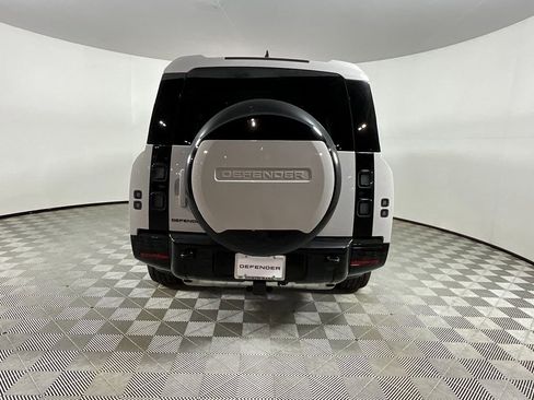 New 2026 Land Rover Defender 130 X-Dynamic SE image 7