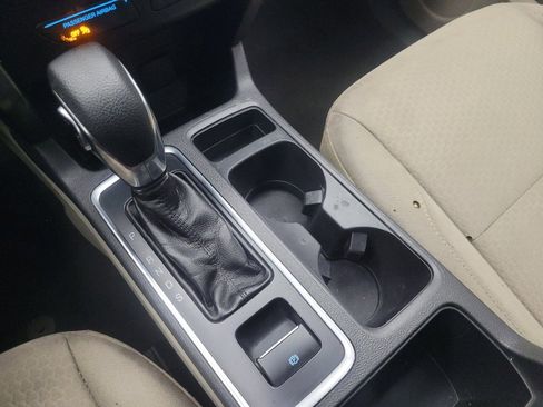 Used 2019 Ford Escape SE image 26