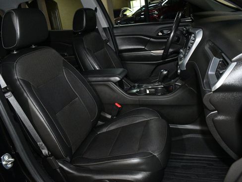 Used 2019 GMC Acadia SLT FWD image 8