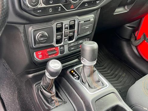 Used 2021 Jeep Gladiator Mojave w/ LED Lighting Group AWD/4WD image 34