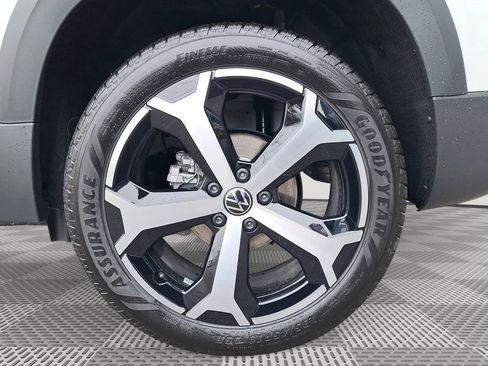 New 2025 Volkswagen Taos SEL AWD/4WD image 10