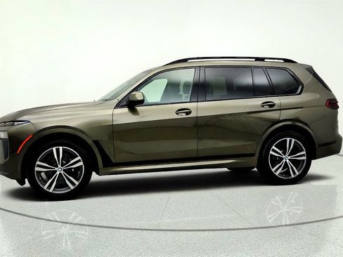 Used 2024 BMW X7 xDrive40i w/ M Sport Package AWD/4WD image 8