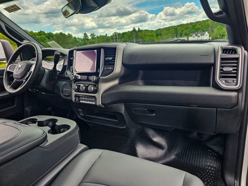 New 2026 RAM 3500 Tradesman AWD/4WD image 31