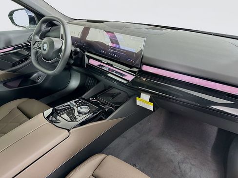 New 2026 BMW 540i xDrive image 37