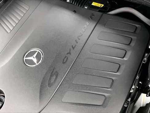 New 2026 Mercedes-Benz GLS 450 4MATIC image 17