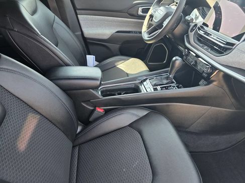 Used 2024 Jeep Compass Latitude AWD/4WD image 21