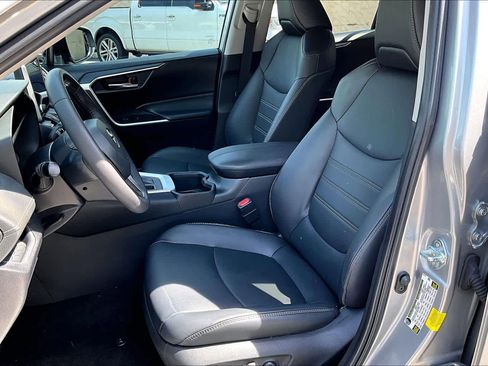 Used 2024 Toyota RAV4 XLE Premium FWD image 7