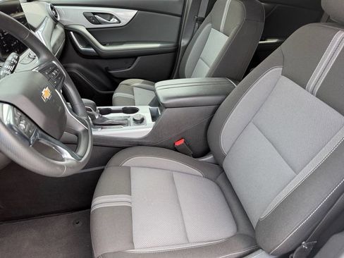 Used 2025 Chevrolet Blazer LT AWD/4WD image 10