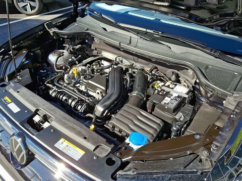 Certified 2025 Volkswagen Taos SEL image 26