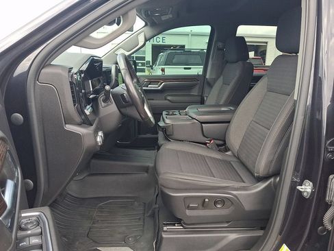 Used 2022 GMC Sierra 1500 Elevation w/ LPO, Elevation Black Package AWD/4WD image 13