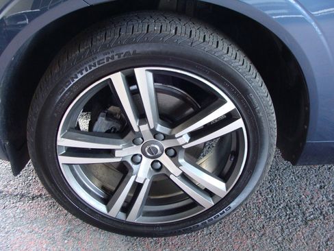 Used 2021 Volvo XC60 T5 Momentum w/ Premium Package AWD/4WD image 29