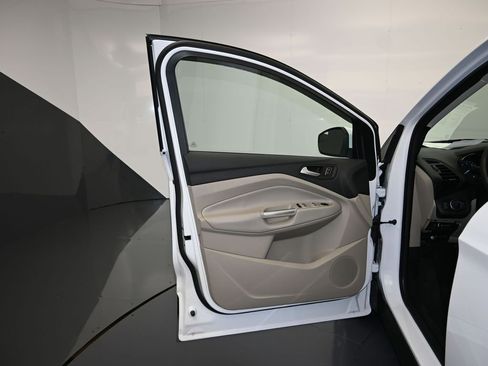 Used 2018 Ford Escape SE image 11