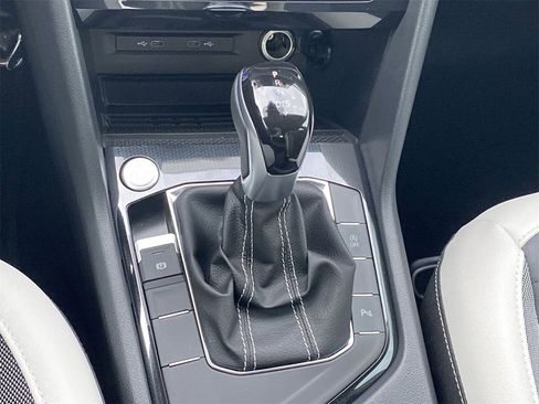 New 2026 Volkswagen Taos SE image 25