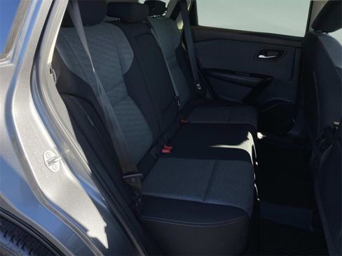 Used 2023 Nissan Rogue SV image 16