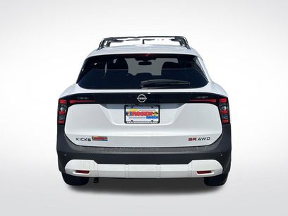 New 2026 Nissan Kicks SR w/ Cold Weather Package