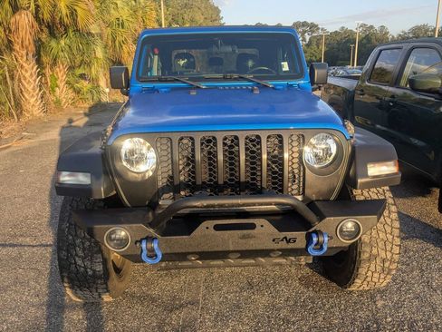 Used 2020 Jeep Gladiator Sport w/ Quick Order Package 24S AWD/4WD image 2