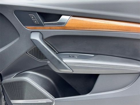 Used 2023 Audi Q5 2.0T Premium Plus image 45