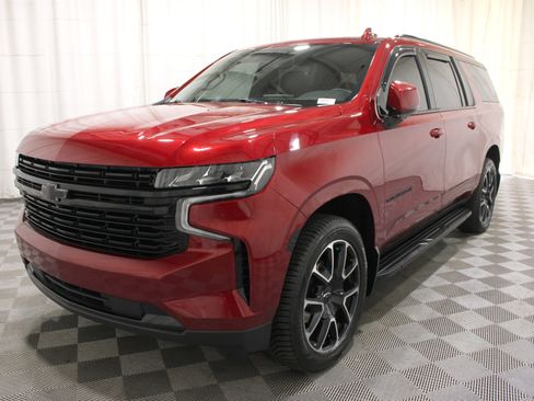 Used 2024 Chevrolet Suburban RST w/ Luxury Package AWD/4WD image 37