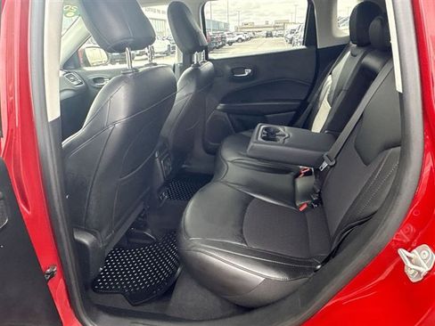 Used 2019 Jeep Compass Latitude image 23