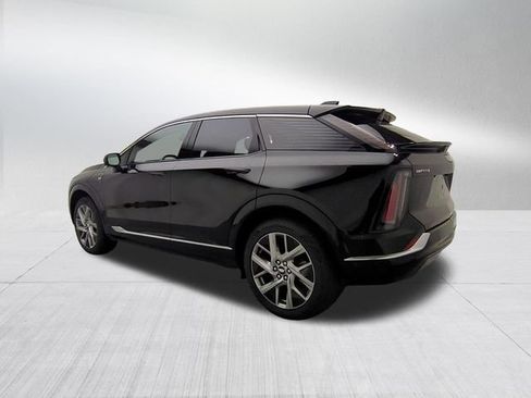 New 2027 Cadillac Optiq Luxury w/ LPO, Floor Liner Package AWD/4WD image 7