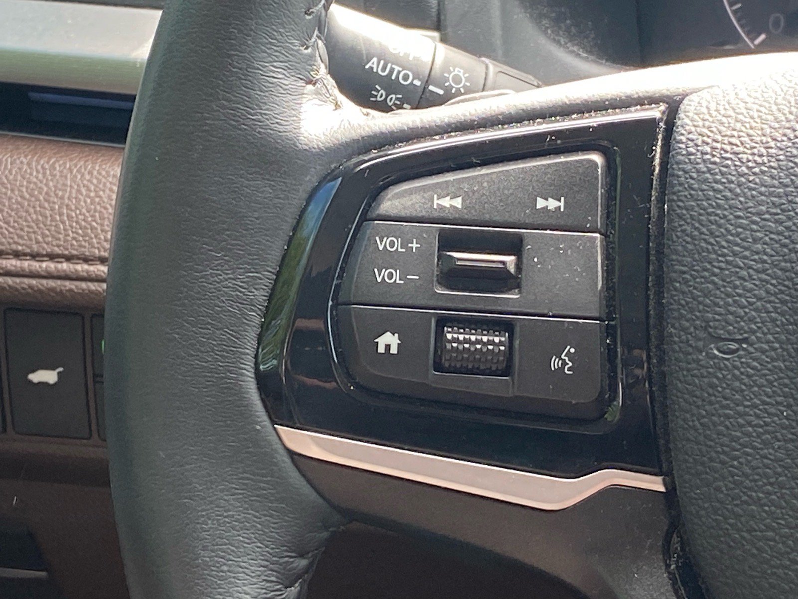 Used 2025 Honda Odyssey Touring image 5