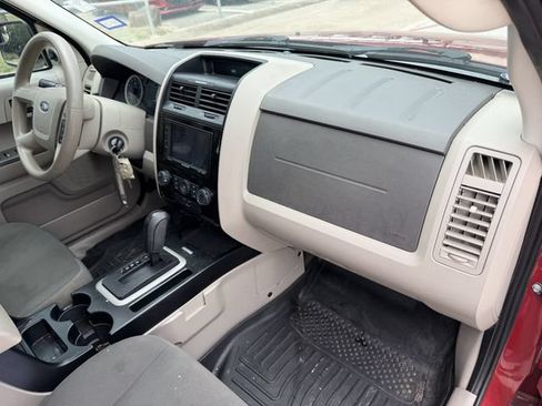 Used 2011 Ford Escape XLS w/ 101A Rapid Spec Order Code FWD image 26