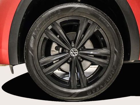 Used 2023 Volkswagen Atlas Cross Sport SEL R-Line image 9