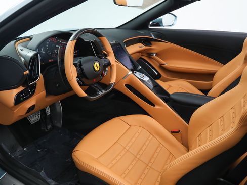 Certified 2025 Ferrari Roma Spider RWD image 2