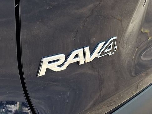 Used 2020 Toyota RAV4 XLE w/ All Weather Liner Package AWD/4WD image 28