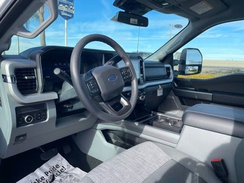 New 2026 Ford F250 XLT w/ XLT Premium Package image 9