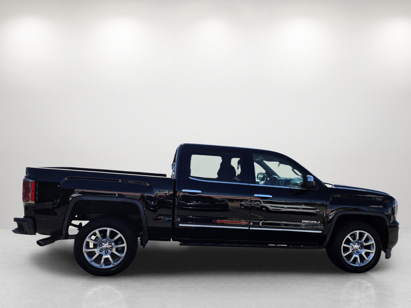 Used 2016 GMC Sierra 1500 Denali w/ Enhanced Driver Alert Package RWD image 4
