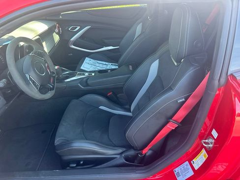 Used 2023 Chevrolet Camaro SS RWD image 9