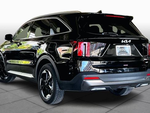 Used 2025 Kia Sorento EX w/ EX Panoramic Sunroof Package image 11