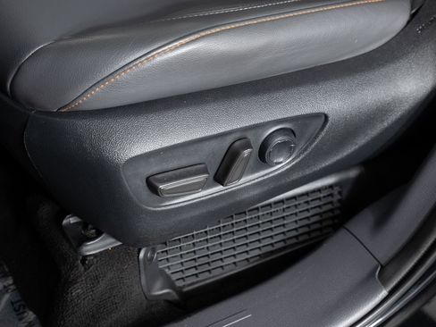 Used 2022 Toyota Sienna XSE w/ XSE Plus Package image 16