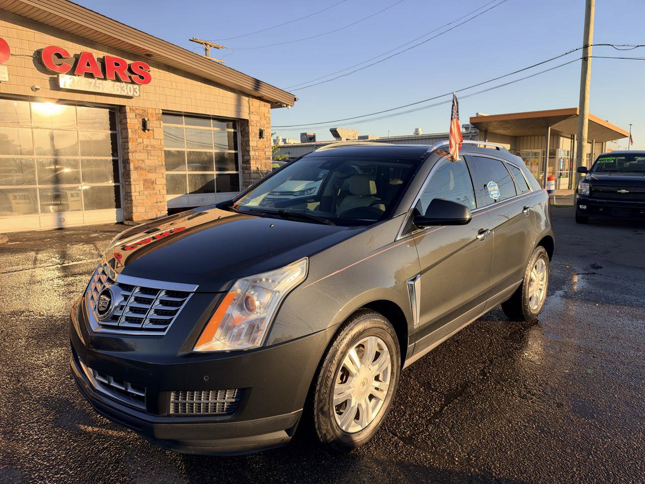 Used 2015 Cadillac SRX Luxury w/ Driver Awareness Package AWD/4WD image 3
