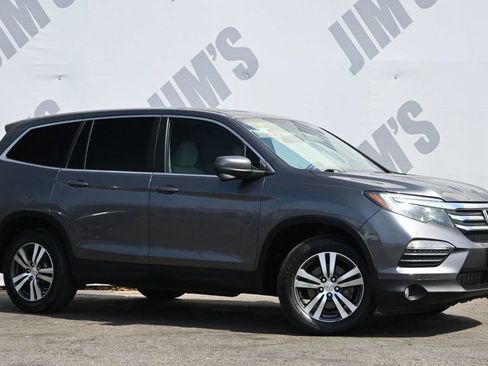 Used 2017 Honda Pilot EX image 3