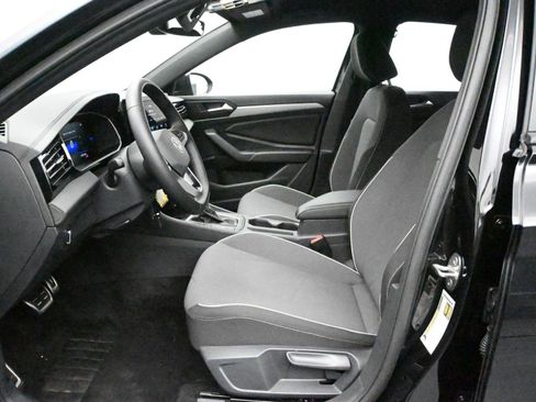 Certified 2025 Volkswagen Jetta Sport image 6