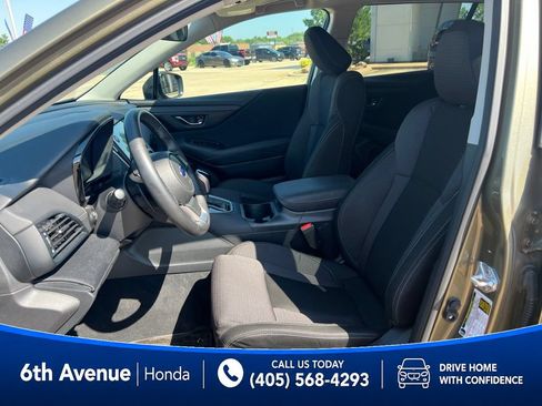 Used 2025 Subaru Outback Premium AWD/4WD image 28