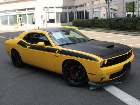 Used 2018 Dodge Challenger T/A image 2