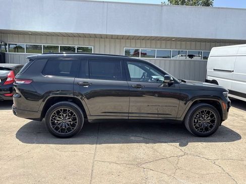 Used 2024 Jeep Grand Cherokee L Summit AWD/4WD image 2