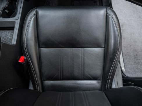 Used 2023 Nissan Frontier SV w/ SV Premium Package image 37