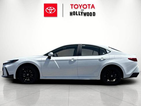 New 2026 Toyota Camry SE FWD image 9