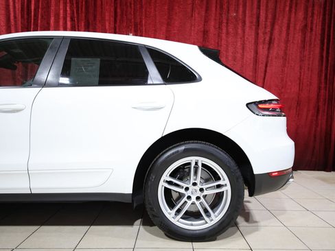 Used 2019 Porsche Macan AWD/4WD image 6